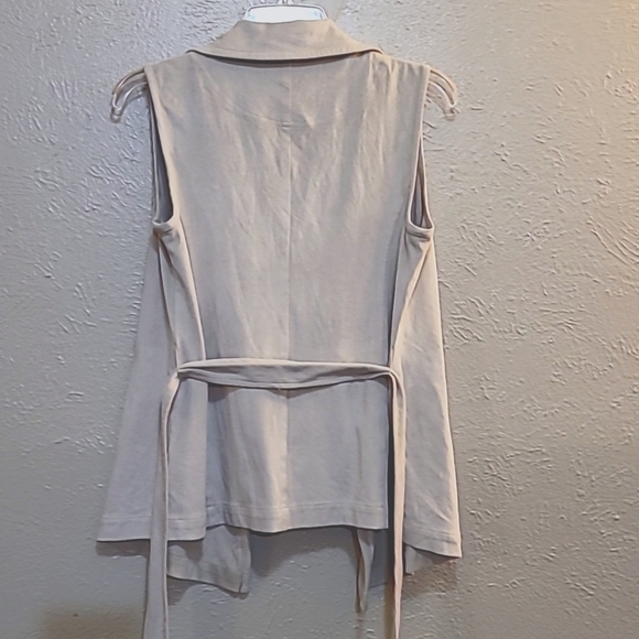 Juicy couture women's open  front vest, Ivory color, size: small - Picture 2 of 11